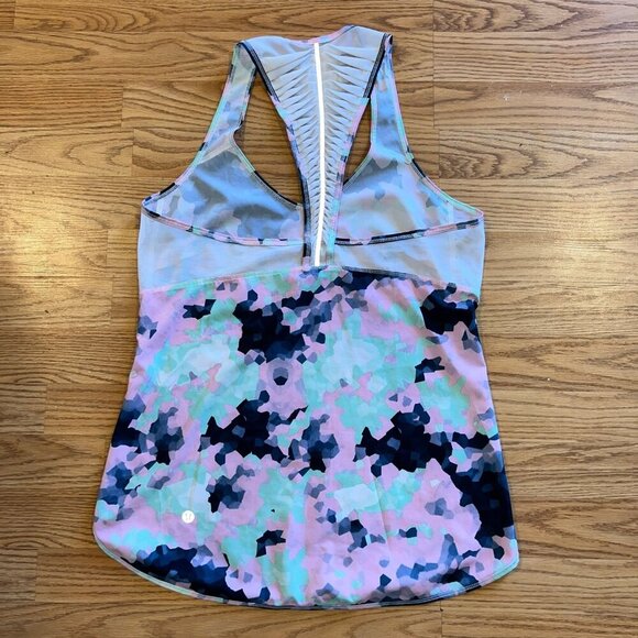 lululemon tanktop - Picture 2 of 5